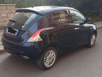 Usata Lancia Ypsilon Platinum 69 CV (50 kW) 2017 Blu Utilitaria