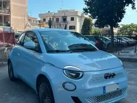 Usata Fiat 500e Icon 42 kW (58 CV) 2021 Bluazzurro Berlina