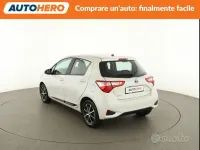 Usata Toyota Yaris Hybrid 73 CV (53 kW) 2018 Bianco Berlina