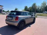 Usata Mini Cooper 75 CV (55 kW) 2018 Grigio Utilitaria