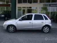 Usata Opel Corsa Club 75 CV (55 kW) 2005 Grigio Utilitaria