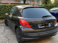 usata Peugeot 207 1.4 88 cavalli NEOPATENTATO