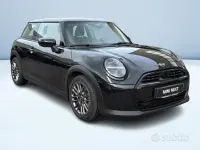 Usata Mini Cooper Essential 156 CV (114 kW) 2024 Nero pastello Utilitaria