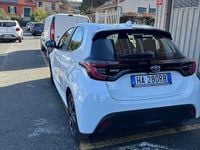 Usata Toyota Yaris Hybrid Trend 90 CV (66 kW) 2022 Bianco Utilitaria