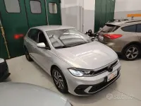 Usata VW Polo Style 95 CV (69 kW) 2022 Argento metallizzato Utilitaria