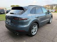Usata Porsche Cayenne 441 CV (324 kW) 2018 Blu/azzurro SUV