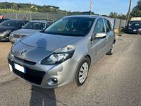 Usata Renault Clio II 75 CV (55 kW) 2011 Argento Berlina