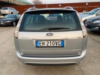 Usata Ford Focus 110 CV (80 kW) 2011 Grigio Station wagon