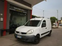 Usata Renault Kangoo 61 CV (44 kW) 2007 Bianco Monovolume