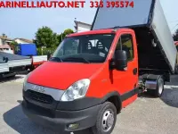 Usata Iveco Daily 126 CV (92 kW) 2014 Rosso Furgone