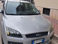 Usata Ford Focus 90 CV (66 kW) 2005 Grigio Station wagon