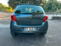 Usata Toyota Yaris 69 CV (50 kW) 2009 Bluazzurro Utilitaria