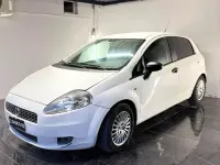 Usata Fiat Grande Punto Dynamic 75 CV (55 kW) 2009 Bianco Utilitaria