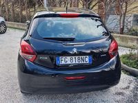 Usata Peugeot 208 Active 82 CV (60 kW) 2017 Nero Utilitaria