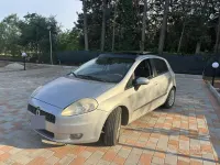 Usata Fiat Grande Punto Dynamic 90 CV (66 kW) 2007 Grigio Utilitaria
