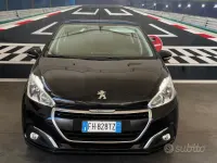 Usata Peugeot 208 Allure 82 CV (60 kW) 2017 Nero Utilitaria