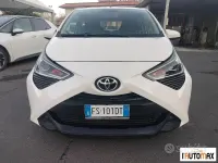 Usata Toyota Aygo Cool 72 CV (52 kW) 2018 Bianco Utilitaria