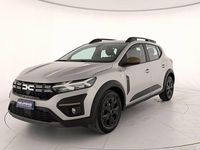 Usado Dacia Sandero Expression 101 CV (74 kW) 2024 Gris Utilitario