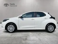 Usata Toyota Yaris Hybrid Active 116 CV (85 kW) 2024 Bianco Berlina