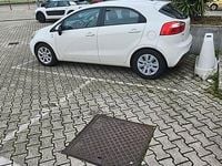 Usata Kia Rio 75 CV (55 kW) 2011 Bianco Berlina