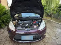 Usata Ford Fiesta 70 CV (51 kW) 2010 Marrone Berlina