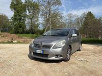 Usata Toyota Verso Active 126 CV (92 kW) 2011 Grigio Monovolume