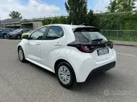 Usata Toyota Yaris Hybrid Active 116 CV (85 kW) 2025 Bianco Berlina