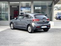 Usata Kia Rio 82 CV (60 kW) 2022 Grigio Berlina