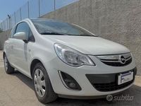 Usata Opel Corsa 75 CV (55 kW) 2011 Bianco Utilitaria