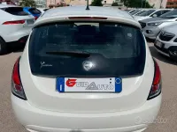 Usata Lancia Ypsilon 69 CV (50 kW) 2016 Bianco Utilitaria