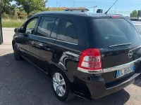 Usata Opel Zafira Tourer Cosmo 110 CV (80 kW) 2011 Nero Monovolume