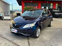 Usado Lancia Ypsilon Gold 69 HP (50 kW) 2016 Azul Citadino