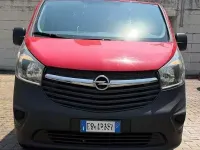 Usata Opel Vivaro Edition 140 CV (102 kW) 2016 Rosso Monovolume