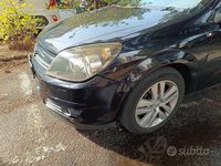 Usata Opel Astra 125 CV (91 kW) 2008 Nero Berlina