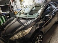 Usata Ford Fiesta 68 CV (50 kW) 2011 Marrone Utilitaria