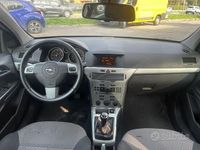 Usata Opel Astra Enjoy 110 CV (80 kW) 2009 Grigio Station wagon