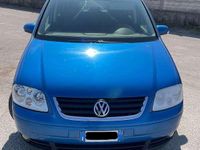 Usata VW Touran 105 CV (77 kW) 2004 Blu/azzurro Monovolume