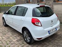 Usata Renault Clio III 75 CV (55 kW) 2011 Bianco Berlina