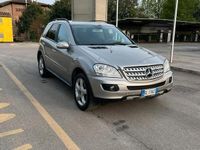 Usata Mercedes ML320 224 CV (164 kW) 2007 Grigio SUV