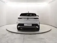 Begagnad Renault Megane E-Tech Techno 160 kW (218 HK) 2023 Vit Sedan