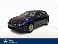 Usata VW Golf VIII Life 110 CV (80 kW) 2024 Blu / pastello Berlina
