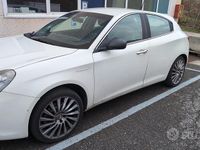 Usata Alfa Romeo Giulietta Distinctive 140 CV (102 kW) 2011 Bianco Utilitaria