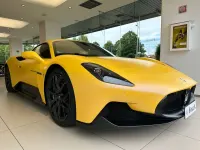 Usata Maserati MC20 630 CV (463 kW) 2023 Giallo genio matte Berlina
