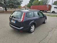 Usata Ford Focus Style 90 CV (66 kW) 2009 Argento Station wagon