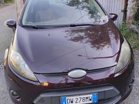 Usata Ford Fiesta 96 CV (70 kW) 2010 Rosso Utilitaria