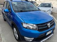 Usata Dacia Sandero Prestige 90 CV (66 kW) 2014 Blu Berlina