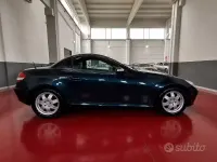 Usata Mercedes SLK200 163 CV (119 kW) 2007 Bluazzurro Cabrio