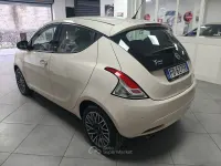 Usata Lancia Ypsilon Gold 69 CV (50 kW) 2016 Beige Utilitaria