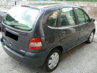Usata Renault Scénic 107 CV (78 kW) 2002 Grigio Monovolume