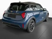 Usata Mini Cooper S Favoured 204 CV (150 kW) 2024 Blu/azzurro Utilitaria